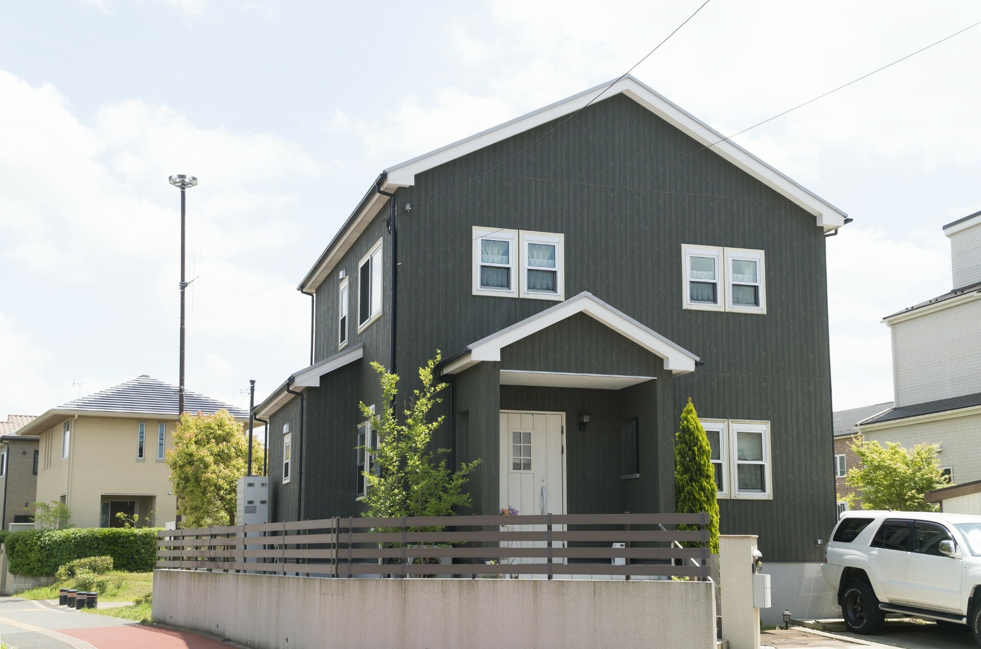 戸建ての屋根の塗り替え | 神奈川県藤沢市のリフォームなら株式会社ギグルワーク